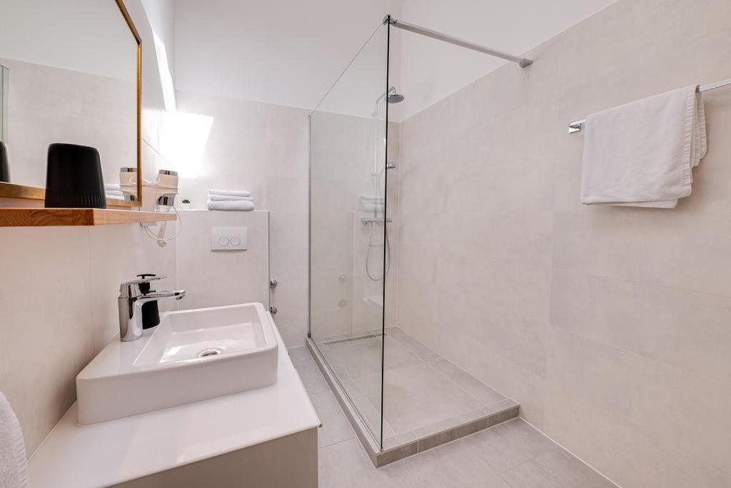 Bed & Breakfast Dosen III Baska  Ngoại thất bức ảnh