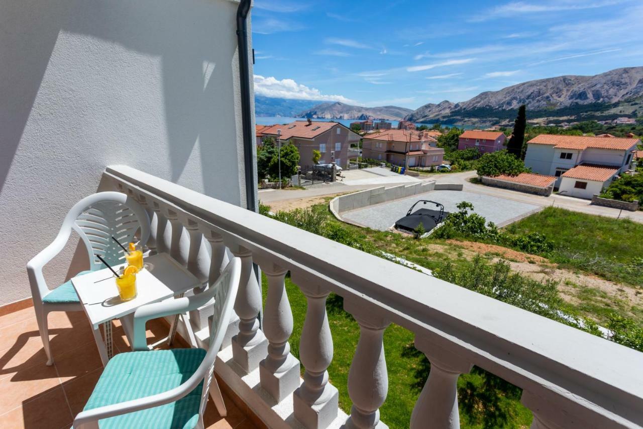 Bed & Breakfast Dosen III Baska  Ngoại thất bức ảnh