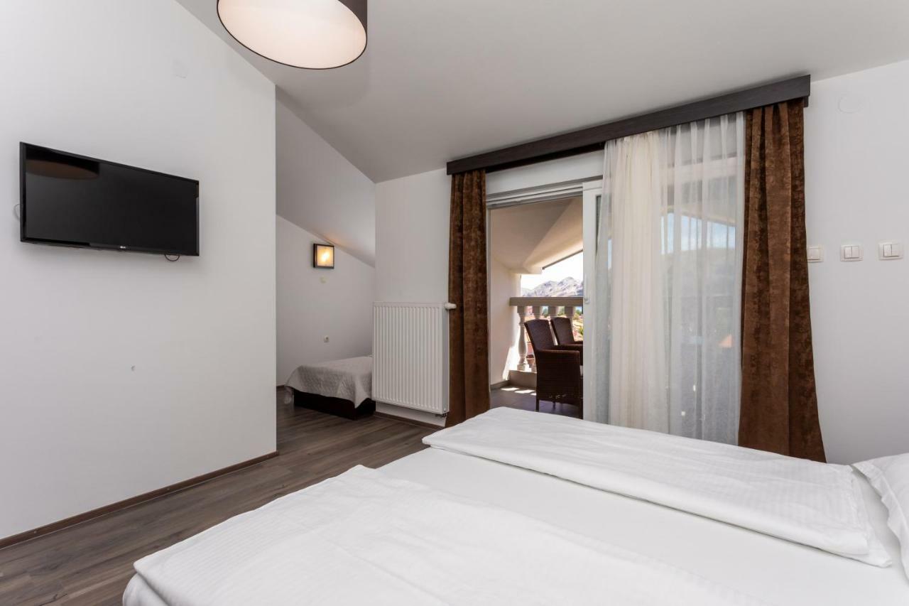 Bed & Breakfast Dosen III Baska  Ngoại thất bức ảnh